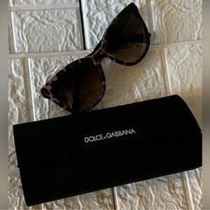 Dolce & Gabbana Women’s Leopard print Sunglasses serial #4190-A 1995/13